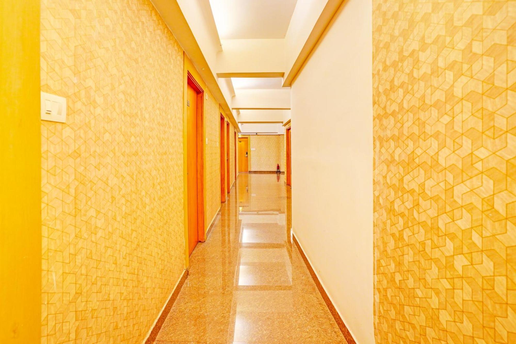 Super Townhouse Oak Electronic City Formerly Hotel Trubell Kammasandra Extérieur photo