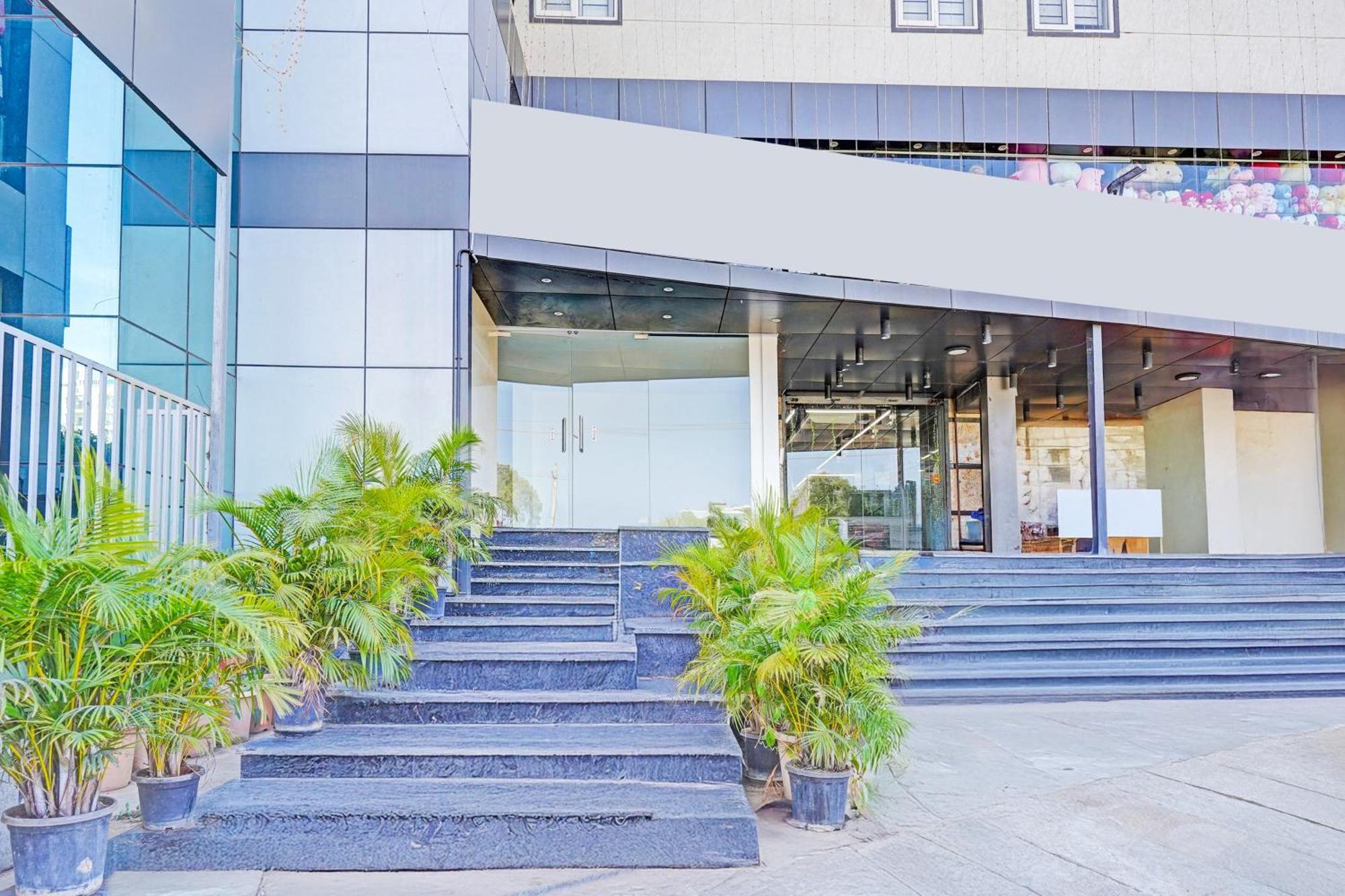 Super Townhouse Oak Electronic City Formerly Hotel Trubell Kammasandra Extérieur photo